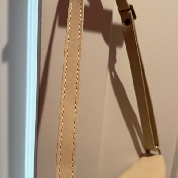 Portland Leather, Koala Sling Bag, Medium, Bon - Picture 8 of 8